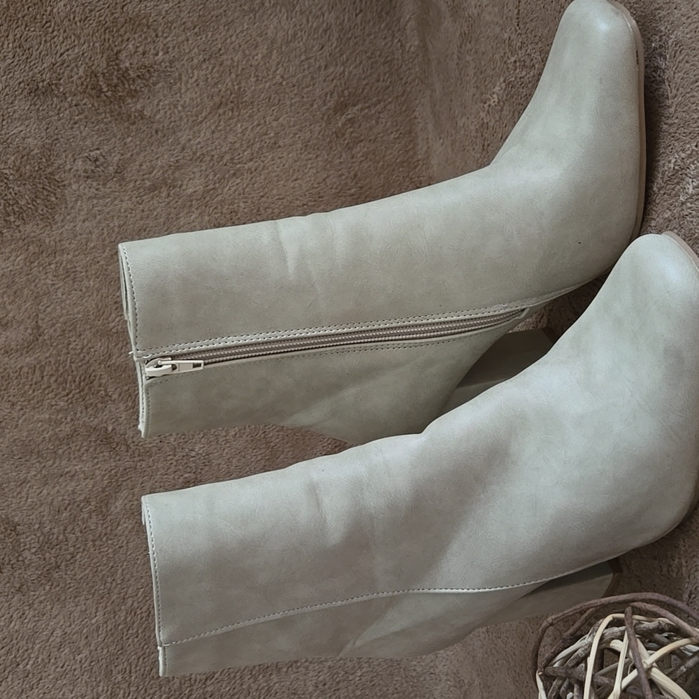 StreetWear Society | Cream Beige Heeled Boots - Picture 2 of 10